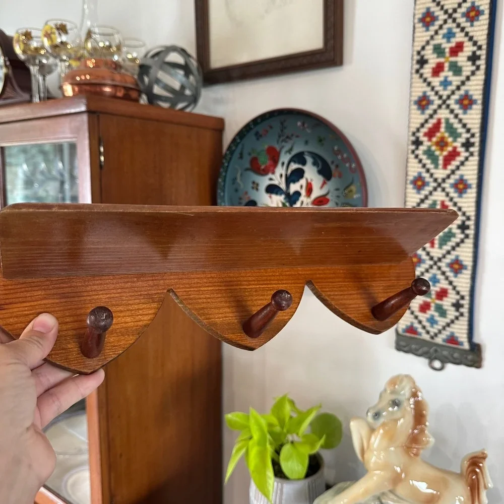 Vtg Wood Heart Cutout Peg Shelf Wall Mounted 3 Hook Cottagecore Farmhouse 15